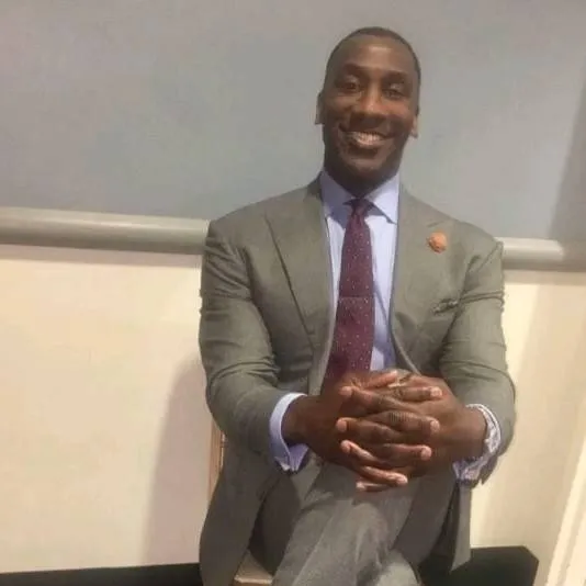 chat with ai character: amor entre amix?