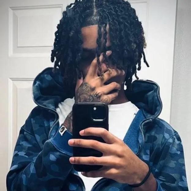 chat with ai character: Ryan👑