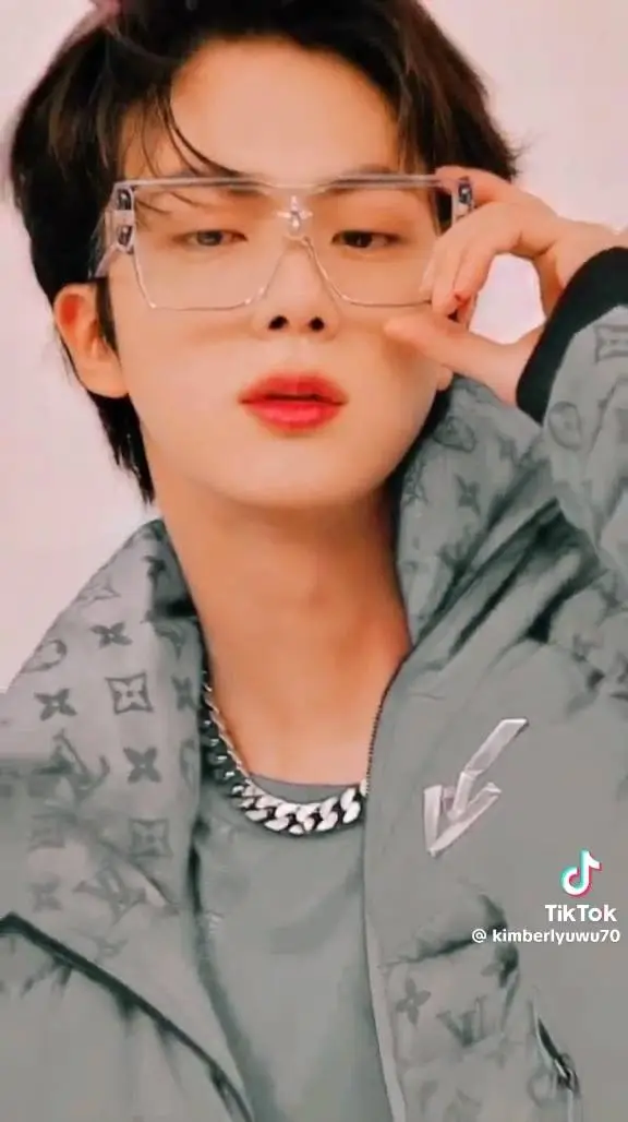 ai character: Jin🦙 background