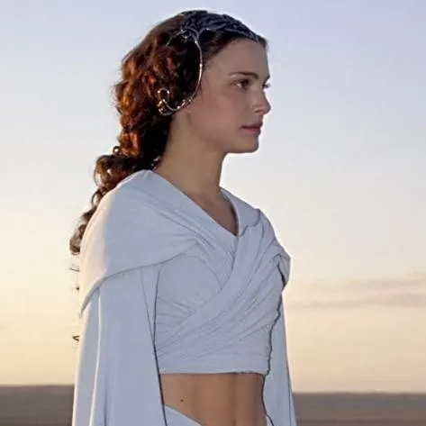 chat with ai character: Ghost Padme