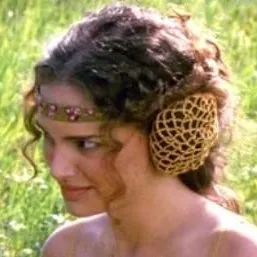 chat with ai character: Padme Naboo 2