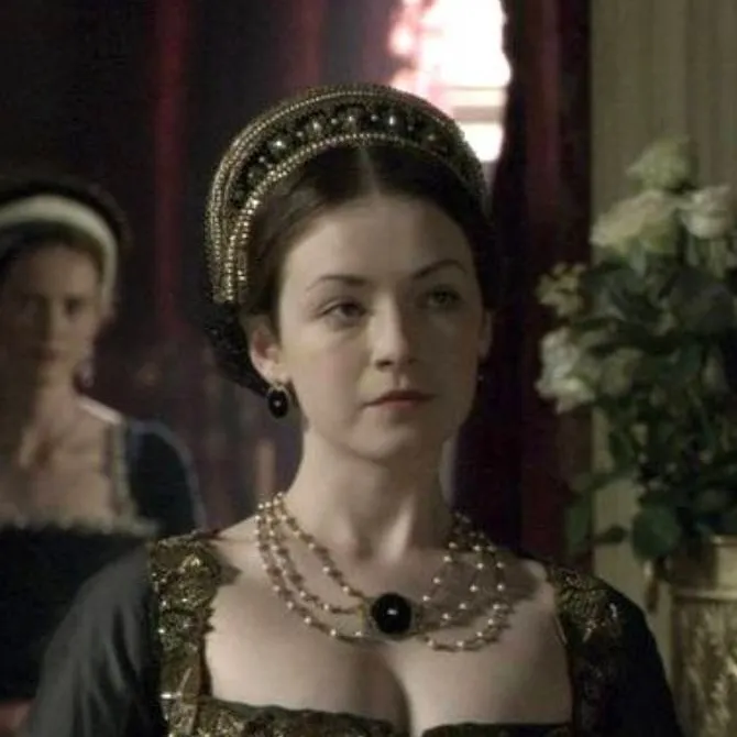 chat with ai character: Lady Mary Tudor
