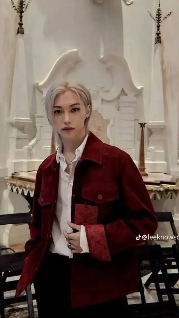 ai character: 🔥FELIX👺 background