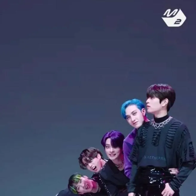 chat with ai character: SKZ Y LA PICK ME