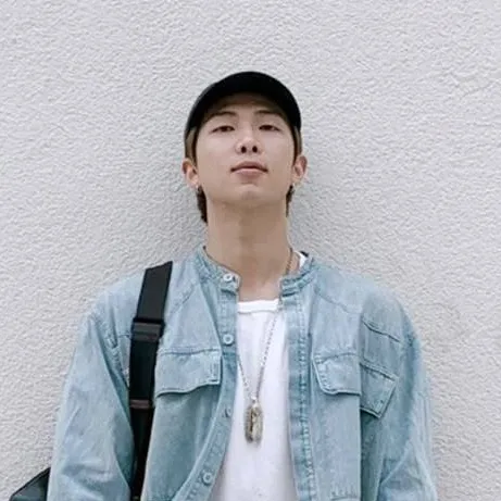chat with ai character: Namjoon