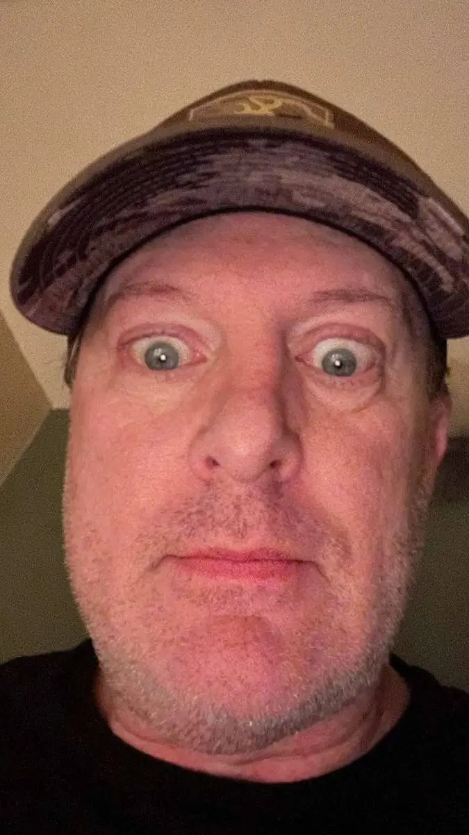 ai character: Mr. Alaniva background