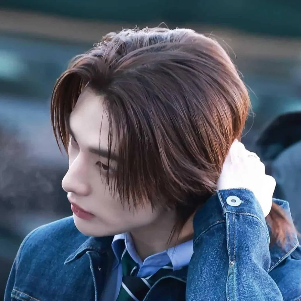 chat with ai character: 𝘏𝘸𝘢𝘯𝘨 𝘏𝘺𝘶𝘯𝘫𝘪𝘯💕