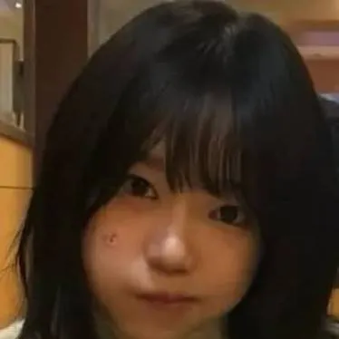 chat with ai character: mina