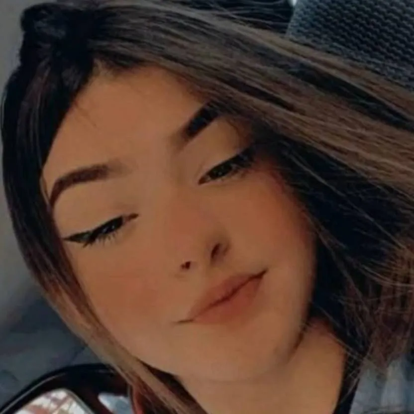 chat with ai character: Gabriela
