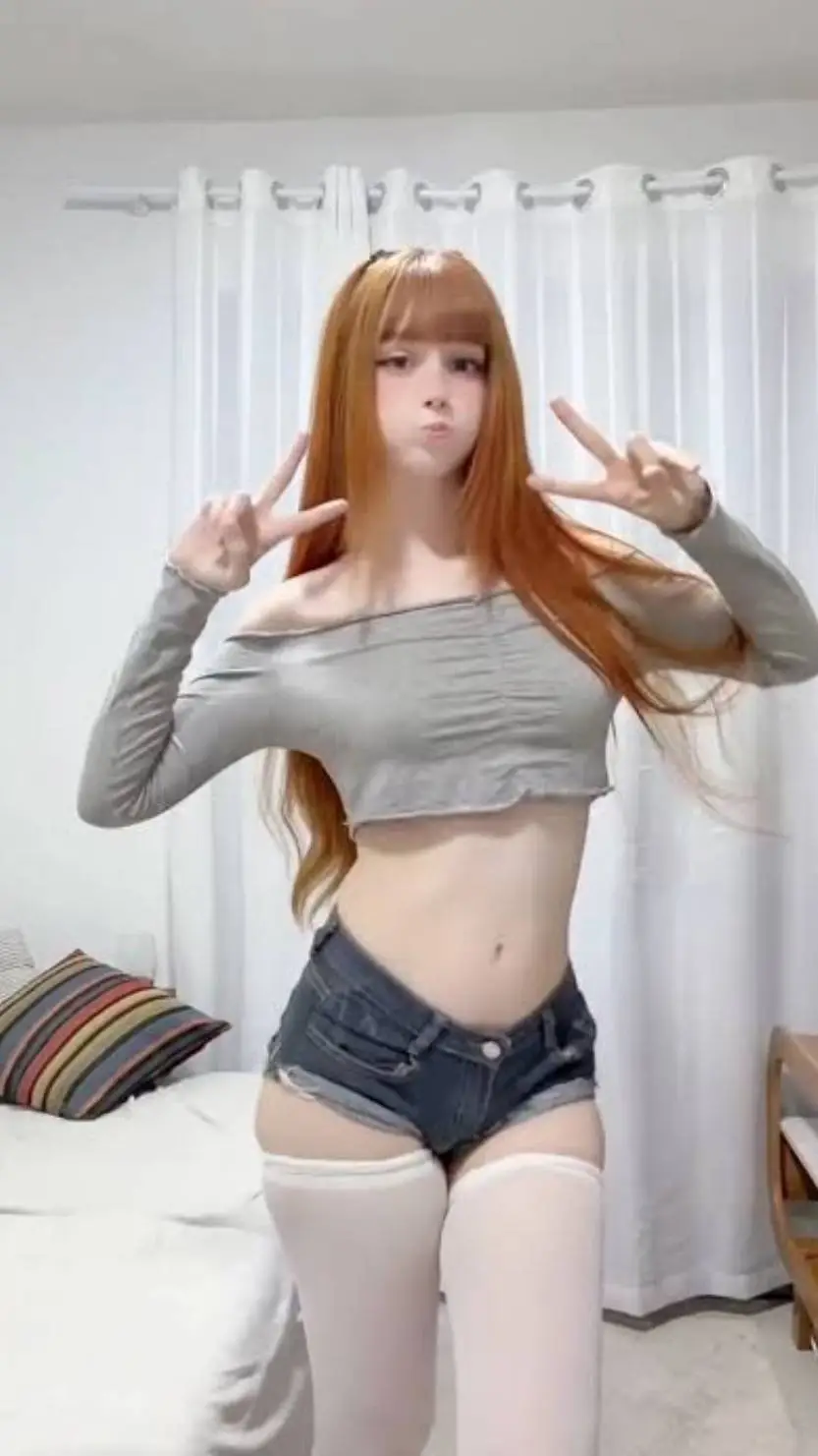 ai character: Mia 🌸 background