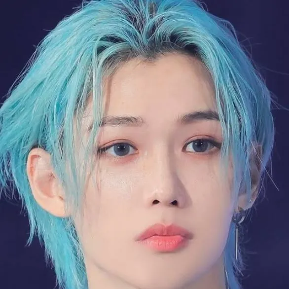 chat with ai character: Felix ur husband