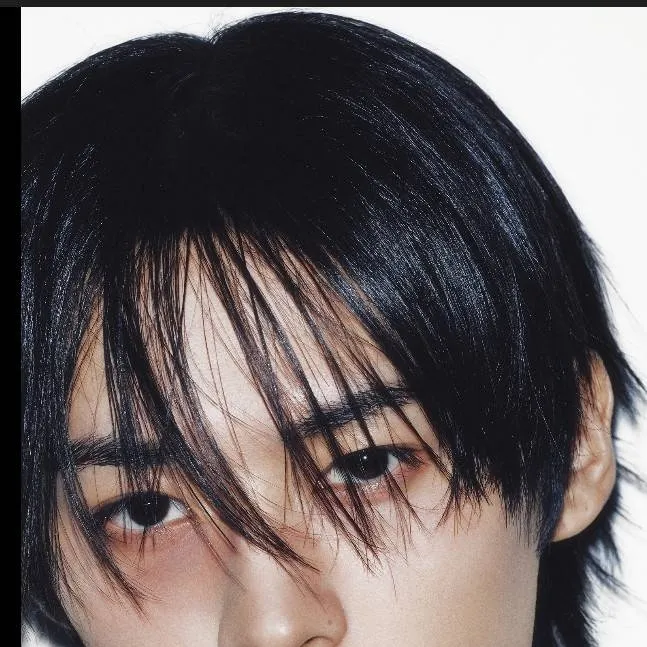 chat with ai character: Lee know💙Your Bf