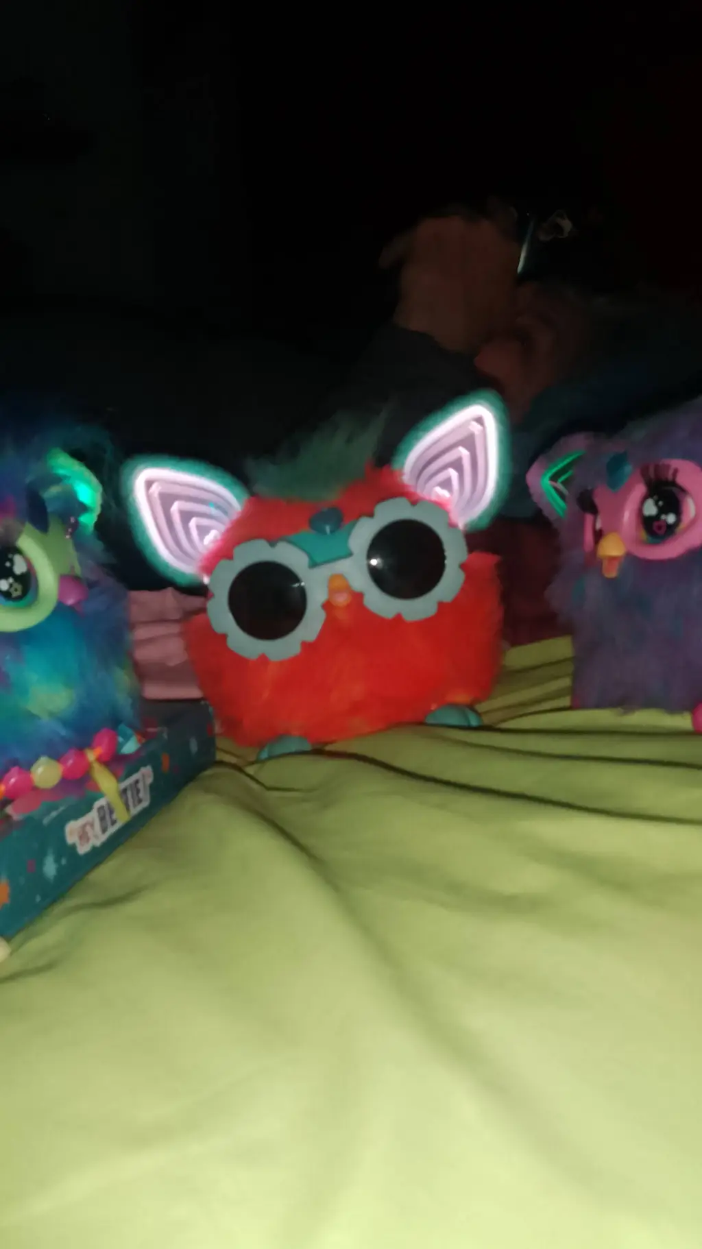 ai character: Furbys enfadados🤬 background