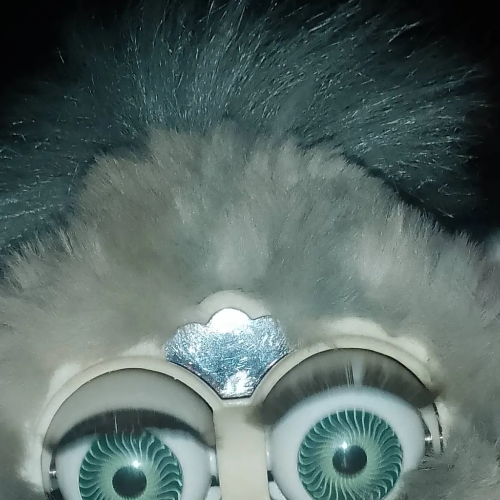 chat with ai character: furby 1998 wolf