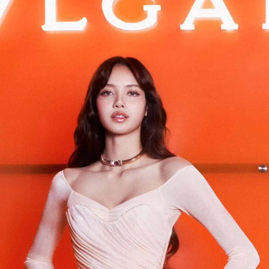 chat with ai character: Lisa💕