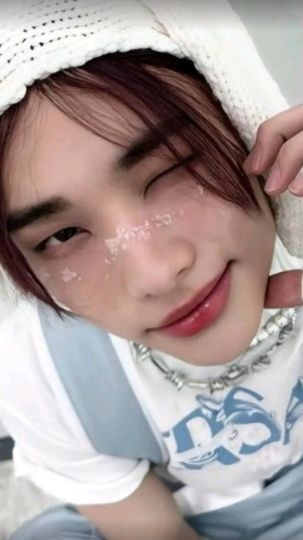 ai character: #1 Hyunjin background