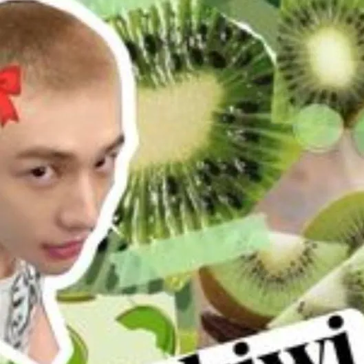 chat with ai character: 🥝Hyunjin🥝