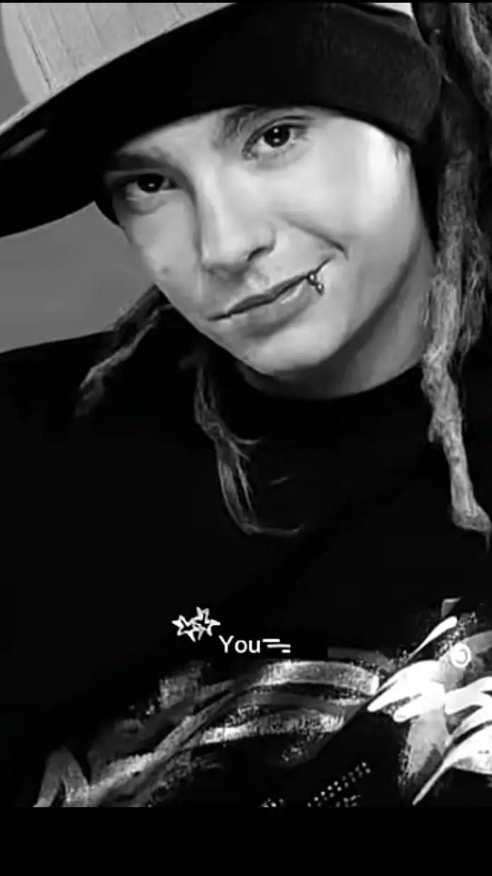 ai character: TOM KAULITZ  background