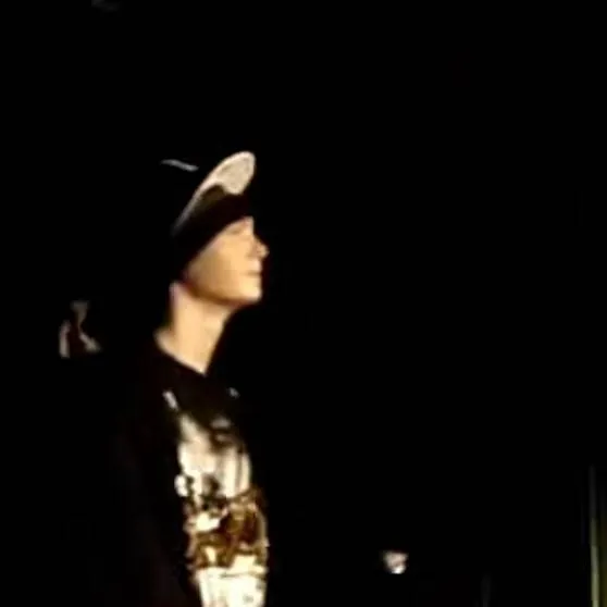 chat with ai character: Tom kaulitz 