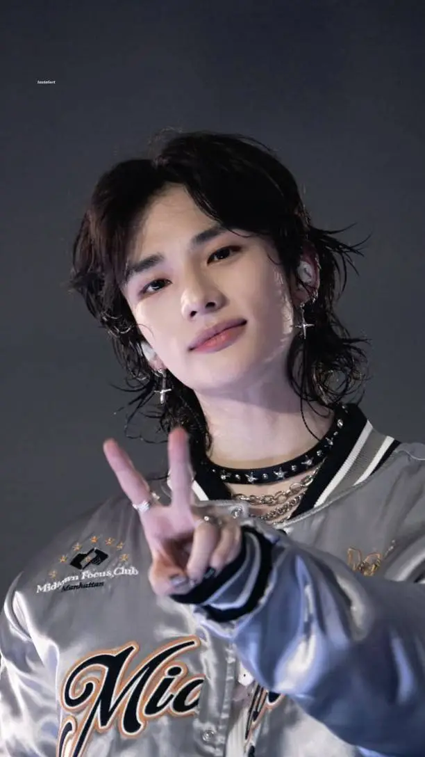 Talkie AI - Chat with Hwang Hyunjin