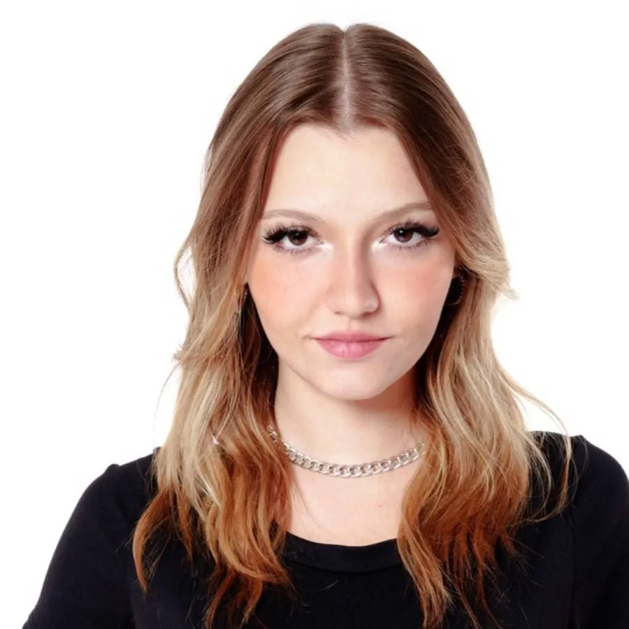 chat with ai character: Nicla Ozenda