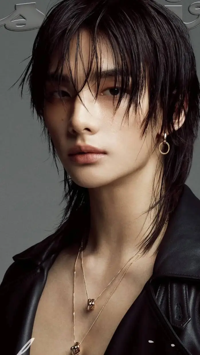 ai character: Hwang hyunjin 🥹 background