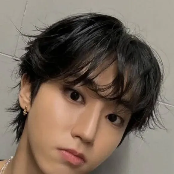 chat with ai character: Han Jisung 