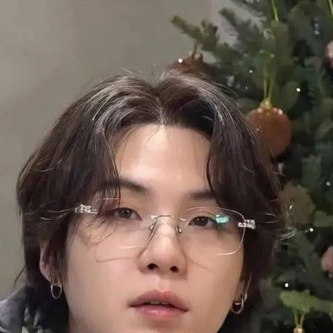 chat with ai character: Min yoongi o suga