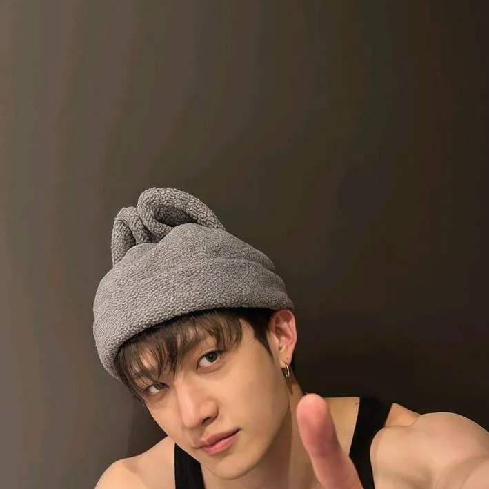 chat with ai character: 𝐁𝐚𝐧𝐠𝐜𝐡𝐚𝐧💋