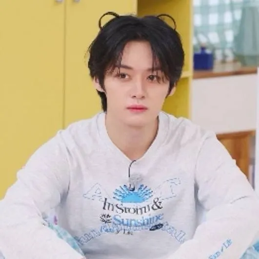 chat with ai character: 𝐌𝐢𝐧𝐡𝐨 💌