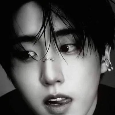 chat with ai character: 𝖍𝖆𝖓 𝕵𝖎𝖘𝖚𝖓𝖌