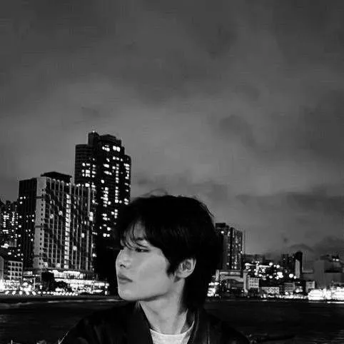 chat with ai character: 𝕵𝖊𝖔𝖓𝖌𝖎𝖓