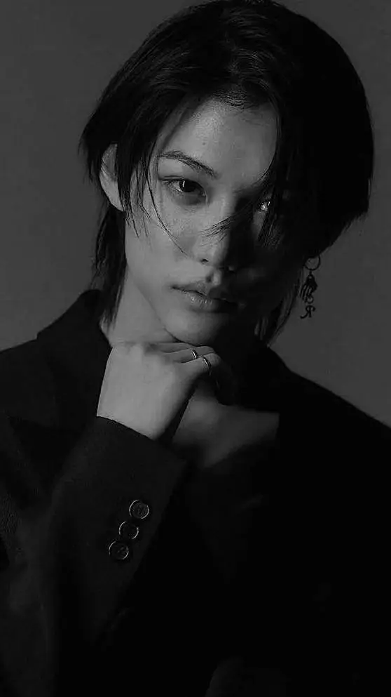 ai character: 𝕱𝖊𝖑𝖎𝖝 background