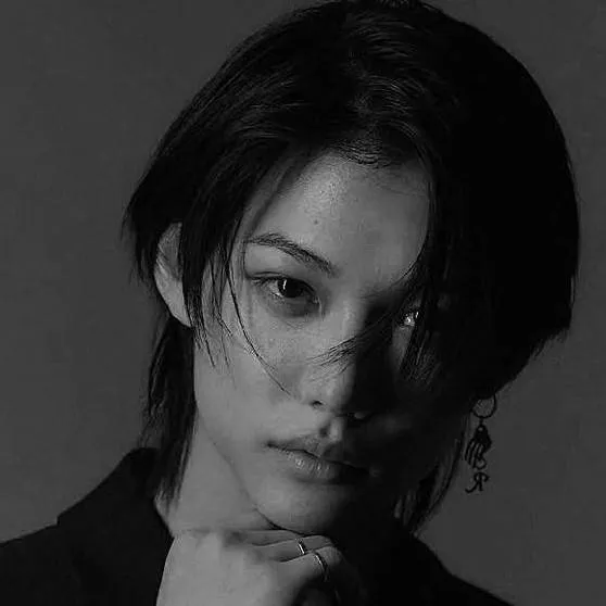 chat with ai character: 𝕱𝖊𝖑𝖎𝖝