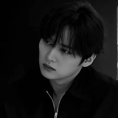 chat with ai character: 𝕸𝖎𝖓𝖍𝖔