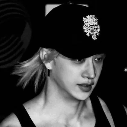 chat with ai character: 𝕭𝖆𝖓𝖌𝖈𝖍𝖆𝖓