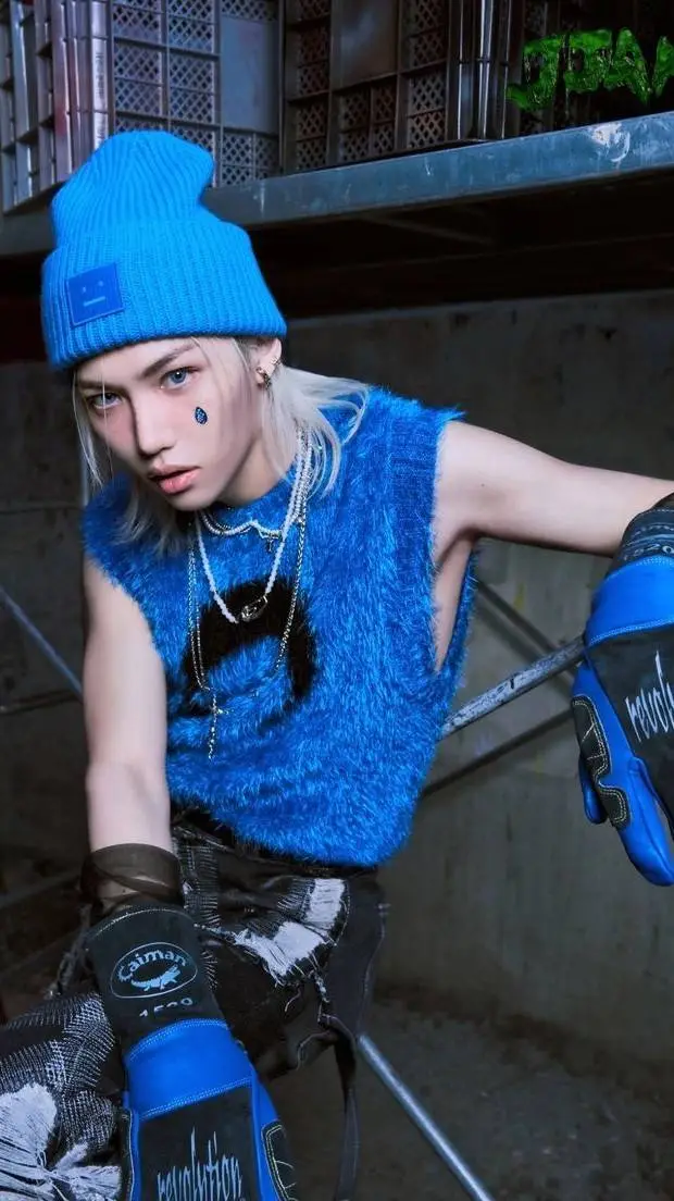 ai character: 𝔽𝕖𝕝𝕚𝕩 background