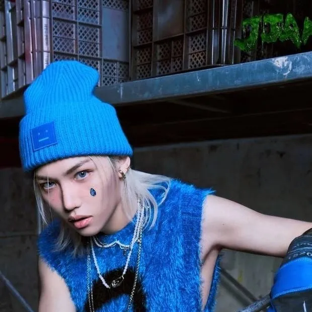 chat with ai character: 𝔽𝕖𝕝𝕚𝕩