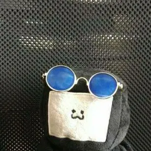 chat with ai character: mini tv man
