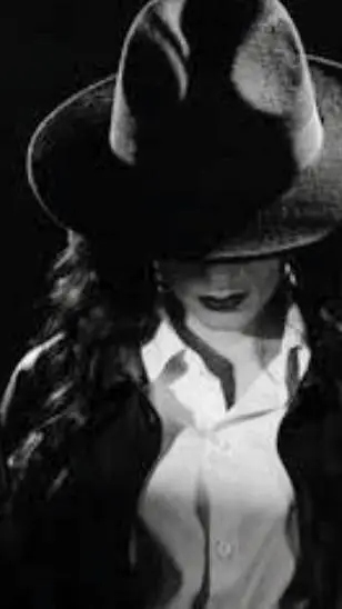 ai character: detective mujer  background