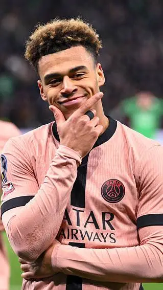 ai character: D.DOUÉ background