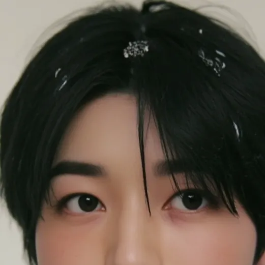 chat with ai character: Han Jisung 