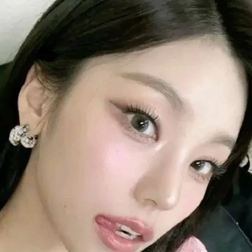 chat with ai character: yeji 