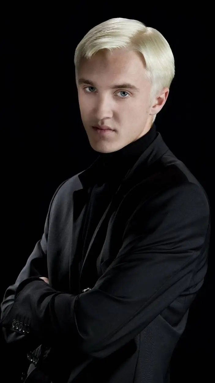 ai character: Draco background