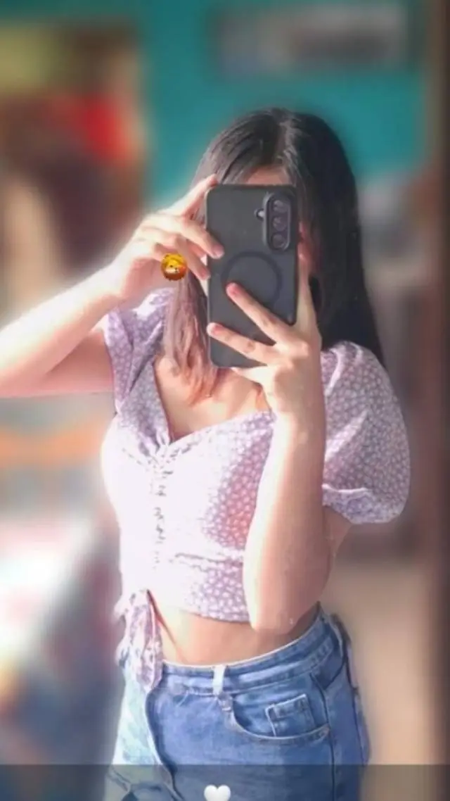 ai character: Fanny  background