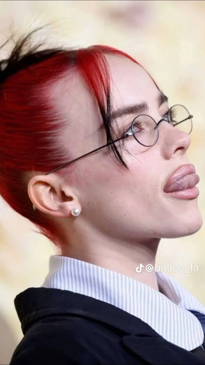 Talkie AI - Chat with Billie Eilish