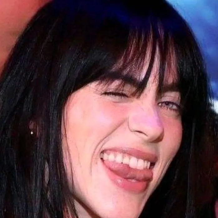 chat with ai character: Billie Eilish ❤️