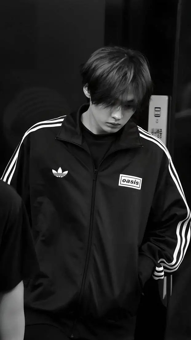 ai character: ~`Lee Min-ho`~ background