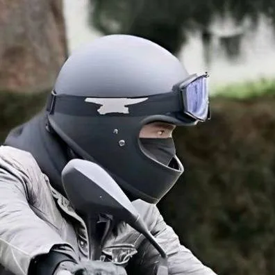 chat with ai character: Tom(bikerfriend)🏍️