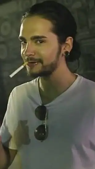 ai character: tom kaulitz 2015 background